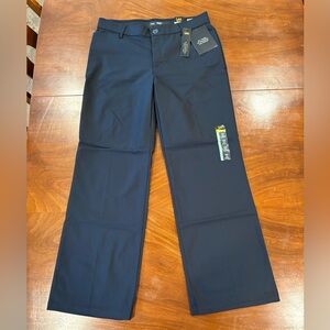 Lee’s NWT Black Flex Motion Trouser 12 Short